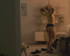 Florence Pugh - Marcella (s01 e01e02, 2016)