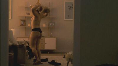 Florence Pugh - Marcella (s01 e01e02, 2016)