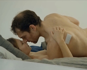 Toinette Laquière - Transferts (s01e02, 2017)