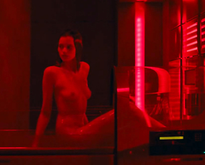 Abbey Lee, Carla Gugino - Elizabeth Harvest (2018)