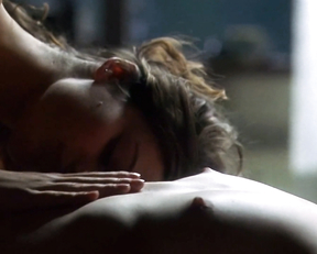 Piper Perabo, Jessica Paré - Lost and Delirious (2001)