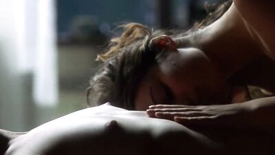 Piper Perabo, Jessica Paré - Lost and Delirious (2001)