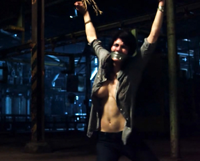 Alexandra Daddario - Texas Chainsaw 3D (2013)