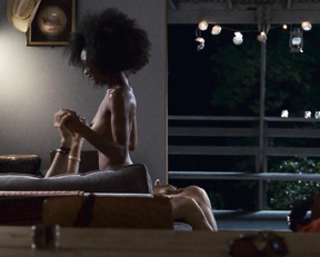 Yaya DaCosta - The Kids Are All Right (2010)