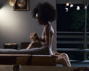 Yaya DaCosta - The Kids Are All Right (2010)