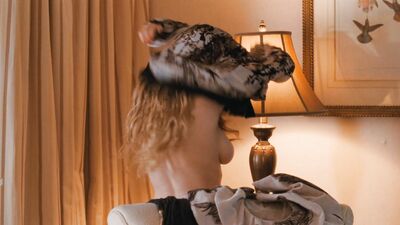 Julianne Moore, Amanda Seyfried -  Chloe (2009)
