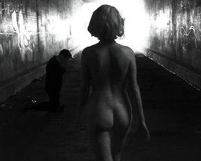 Alia Shawkat - Paint It Black (2016)