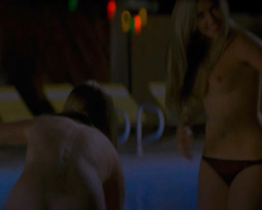 Amanda Seyfried, Amber Heard - Alpha Dog (2006)