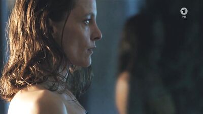 Anne Ratte-Polle - Tatort: Narben (2016, labia scene)