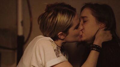 Evan Rachel Wood, Julia Sarah Stone - Allure (2017)