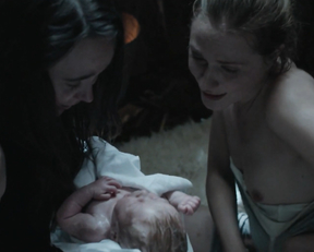 Ellen Page, Evan Rachel Wood - Into the Forest (2015)