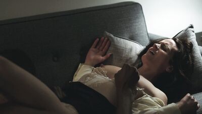 Elizabeth Reaser - Easy (s02 e02, 2017)