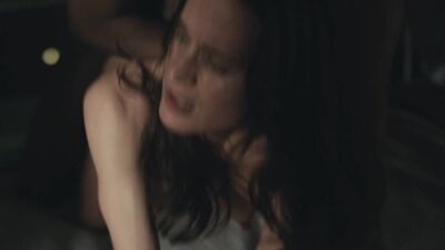 Elizabeth Reaser - Easy (s02 e02, 2017)