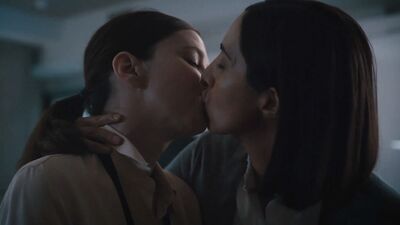 Anna Friel, Louisa Krause - The Girlfriend Experience (s02 e07, 2017)