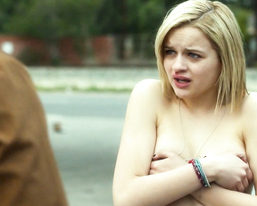 Joey King - Smartass (2017)