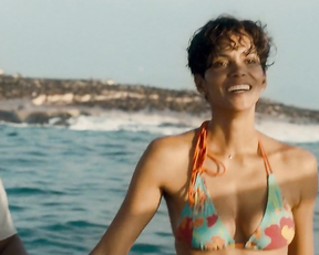 Halle Berry - Dark Tide (2012)