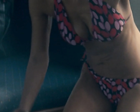 Halle Berry - Dark Tide (2012)