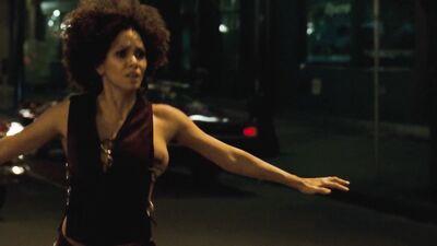 Halle Berry - Frankie & Alice (2010)