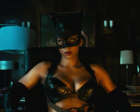 Halle Berry - Catwoman (2004)