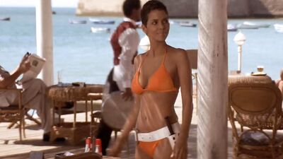 Halle Berry - Die Another Day (2002)