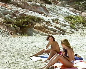 Ludivine Sagnier, Véronique Balme - Bon plan (2000)