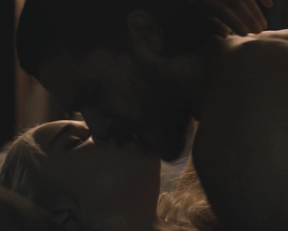 Emilia Clarke - Game of Thrones (s07 e07, 2017)