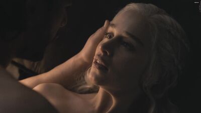 Emilia Clarke - Game of Thrones (s07 e07, 2017)