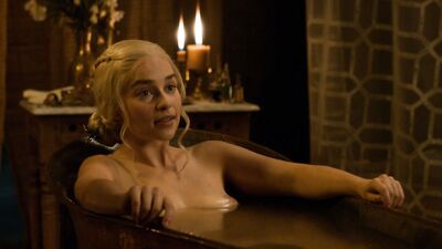 Emilia Clarke - Game of Thrones (s03 e08, 2013)