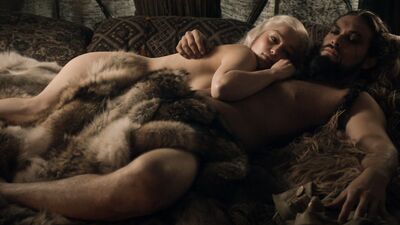 Emilia Clarke - Game of Thrones (s01, 2011)