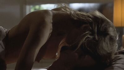 Kathrin Middleton, Janet Gunn - Night of the Running Man (1995)