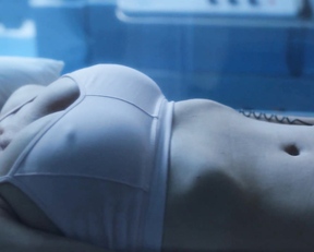 Pamela Anderson - Connected (2016)