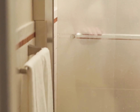 Yvonne Strahovski - Manhattan Night (2016)