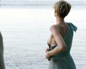 Elizabeth Debicki - The Night Manager (2016)