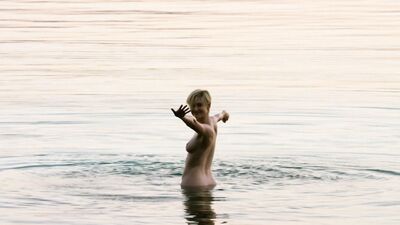 Elizabeth Debicki - The Night Manager (2016)