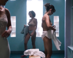 Alison Brie - Glow (s01 e01, 2017)