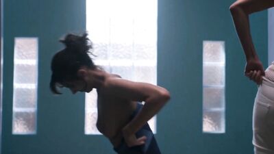 Alison Brie - Glow (s01 e01, 2017)