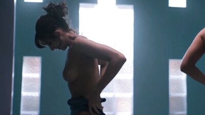 Alison Brie - Glow (s01 e01, 2017)