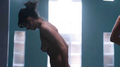 Alison Brie - Glow (s01 e01, 2017)