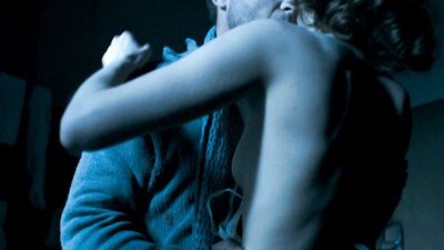 Vera Farmiga - In Tranzit (2008)