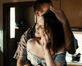 Vera Farmiga - Running Scared (2006)