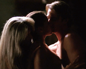 Sarah Laine, Sandra McCoy, Nikki Griffin, Dina Meyer - Wild Things: Diamonds in the Rough (2005)