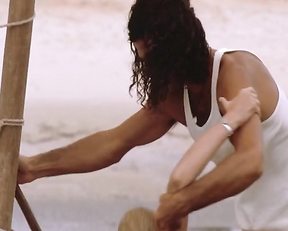 Natasha Henstridge - Bela Donna (1998)