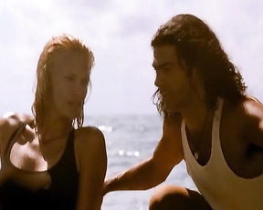 Natasha Henstridge - Bela Donna (1998)