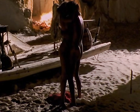 Natasha Henstridge - Bela Donna (1998)