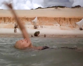 Natasha Henstridge - Bela Donna (1998)