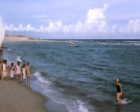 Natasha Henstridge - Bela Donna (1998)