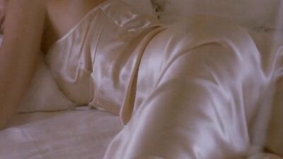 Natasha Henstridge - Bela Donna (1998)