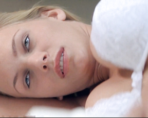 Natasha Henstridge - Species (1995)