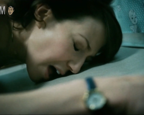 Carrie Coon - The Leftovers (s01e07 2014)