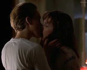 Michelle Williams, Chloë Sevigny - If These Walls......